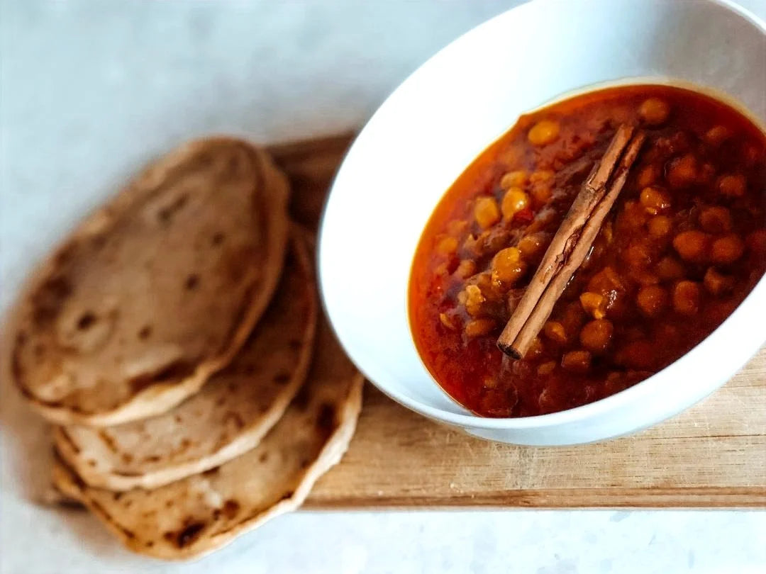 Creamy South African chickpea curry & chapatis